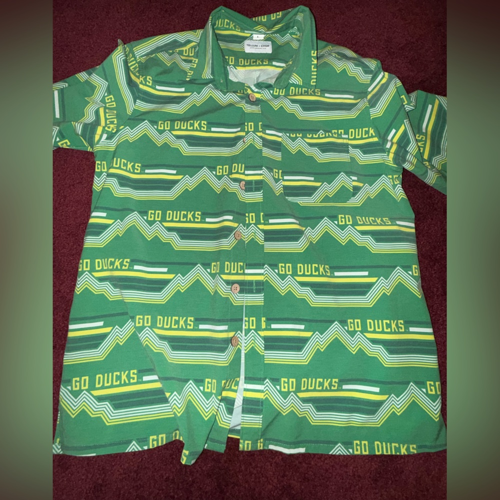 Oregon Ducks all over print casual button down shirt green men’s large